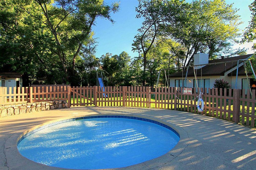 Emerald Isle Resort Hot Springs Exterior foto